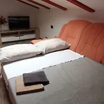 公寓 Cajt 乌马格